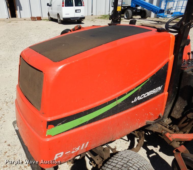 image for item JT9588 Jacobsen R-311  lawn mower