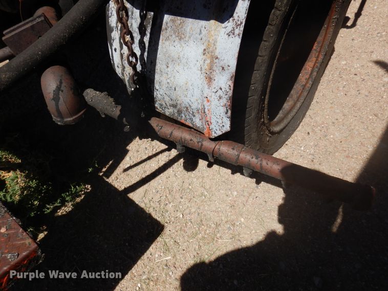 image for item JZ9862 RMT oil distributor trailer