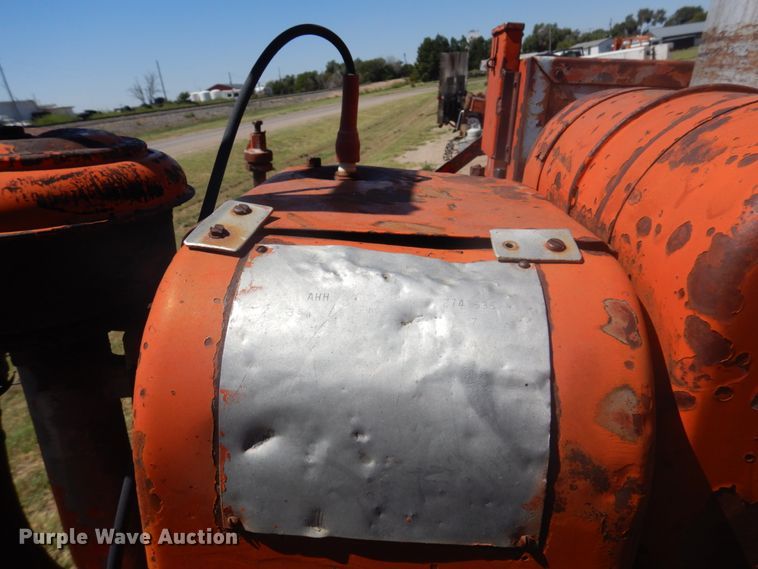 image for item JZ9862 RMT oil distributor trailer