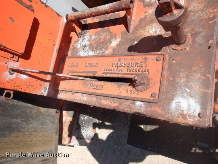 image for item JZ9862 RMT oil distributor trailer