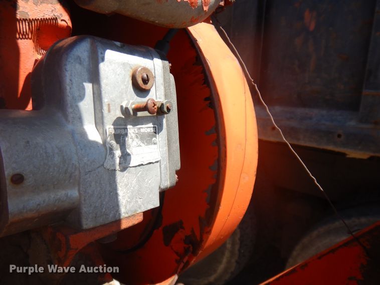 image for item JZ9862 RMT oil distributor trailer