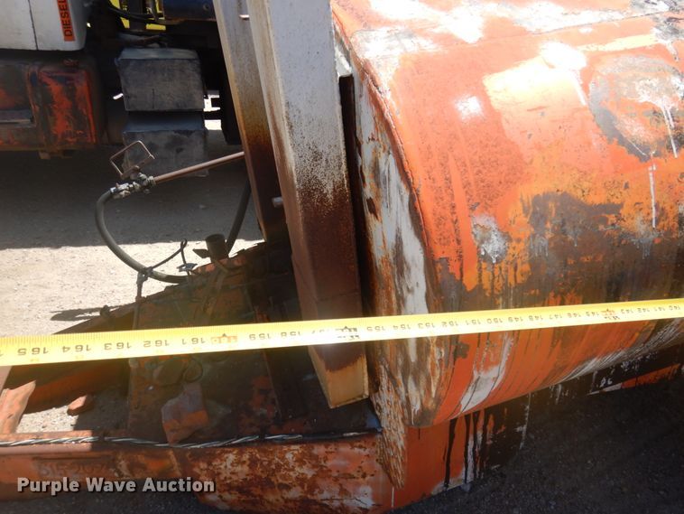 image for item JZ9862 RMT oil distributor trailer