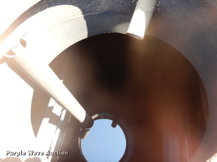 image for item JZ9862 RMT oil distributor trailer