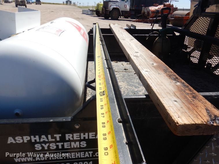 image for item JZ9867 2008 Asphalt Reheat System ARS2  asphalt recycler