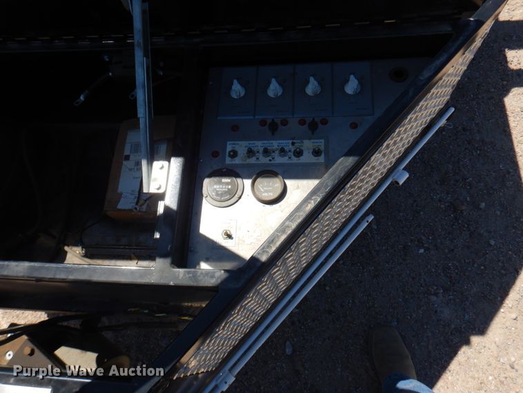 image for item JZ9867 2008 Asphalt Reheat System ARS2  asphalt recycler