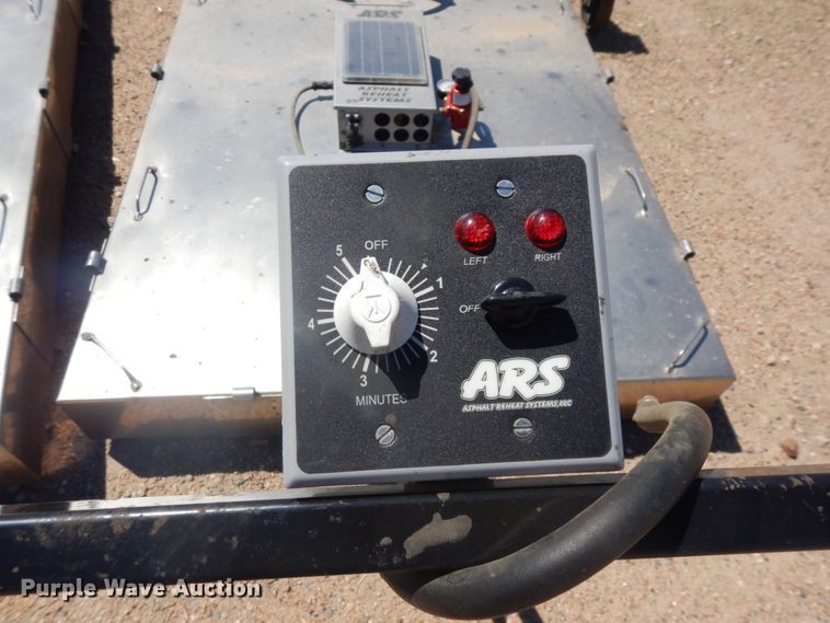 image for item JZ9867 2008 Asphalt Reheat System ARS2  asphalt recycler