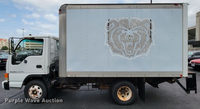 image for item KD9495 1998 Isuzu NPR  box truck