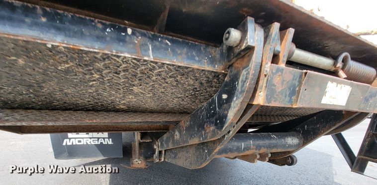 image for item KD9495 1998 Isuzu NPR  box truck