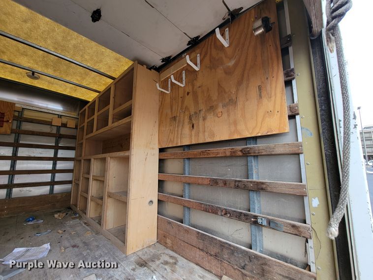 image for item KD9495 1998 Isuzu NPR  box truck