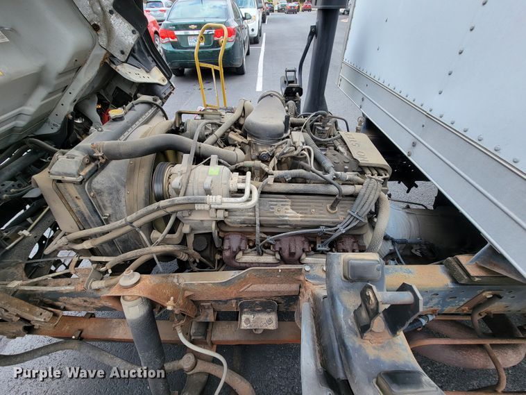 image for item KD9495 1998 Isuzu NPR  box truck