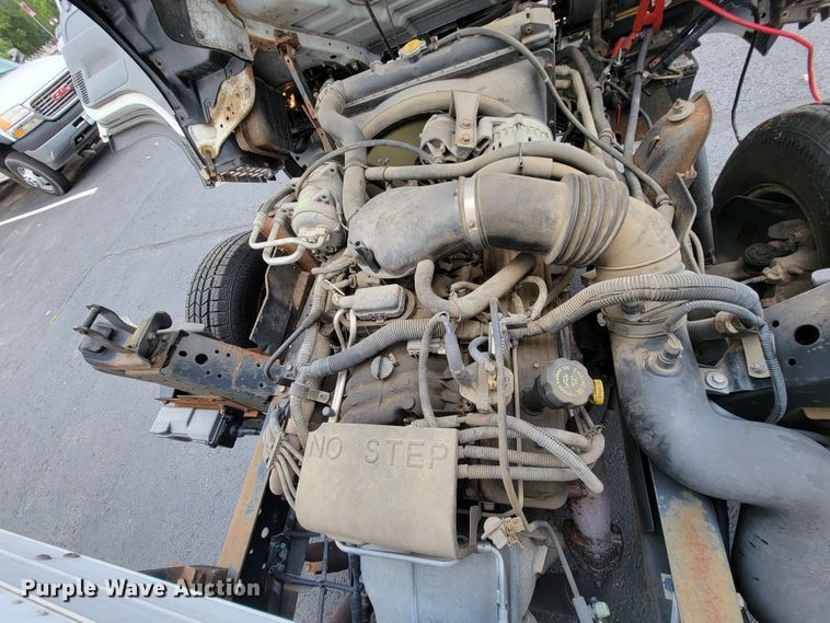 image for item KD9495 1998 Isuzu NPR  box truck