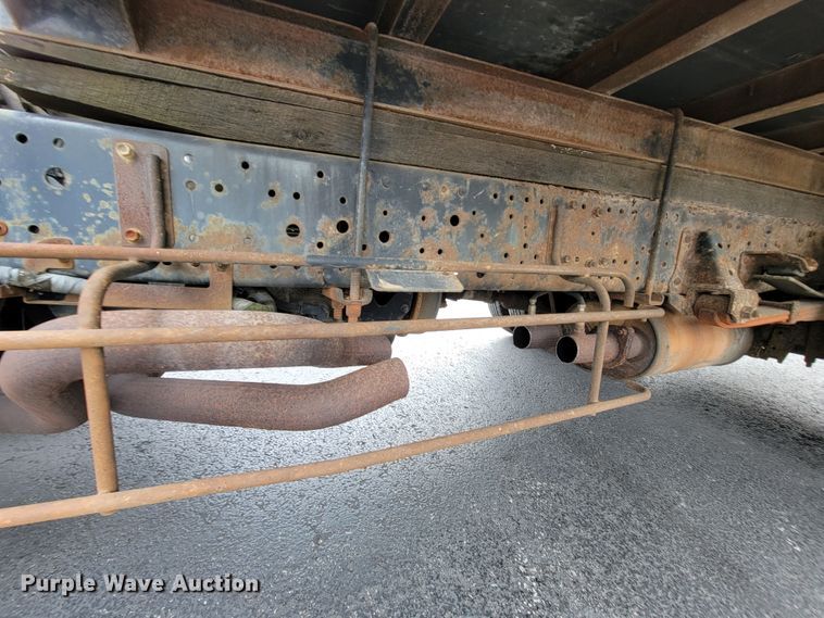 image for item KD9495 1998 Isuzu NPR  box truck