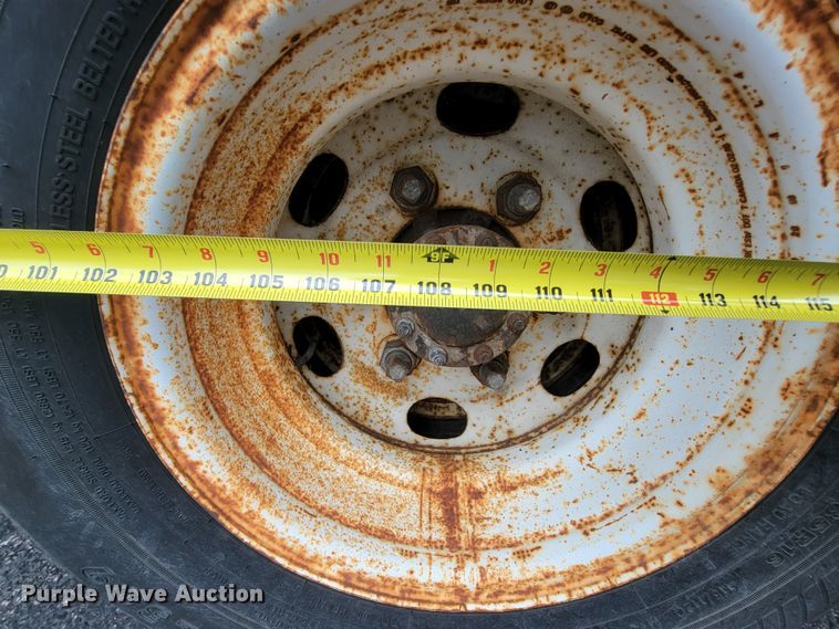 image for item KD9495 1998 Isuzu NPR  box truck