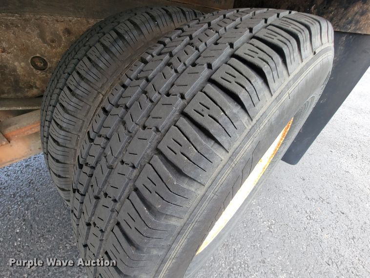 image for item KD9495 1998 Isuzu NPR  box truck