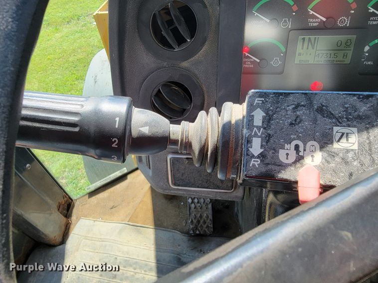 image for item KD9522 2004 John Deere 444J  wheel loader