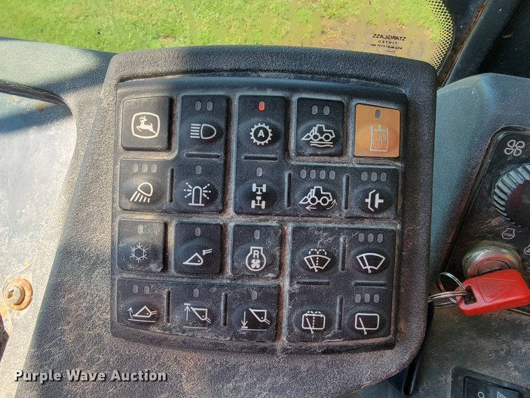 image for item KD9522 2004 John Deere 444J  wheel loader