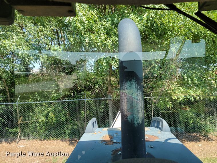 image for item KD9522 2004 John Deere 444J  wheel loader