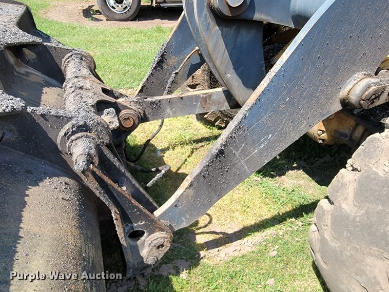 image for item KD9522 2004 John Deere 444J  wheel loader