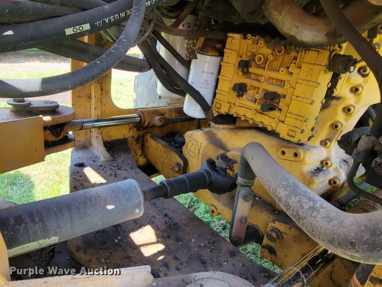 image for item KD9522 2004 John Deere 444J  wheel loader