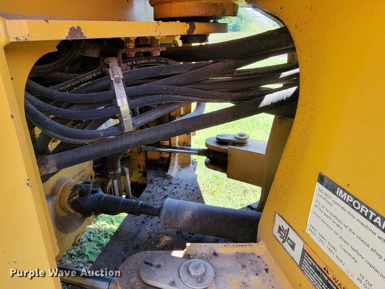 image for item KD9522 2004 John Deere 444J  wheel loader