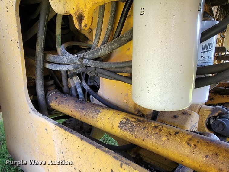 image for item KD9522 2004 John Deere 444J  wheel loader