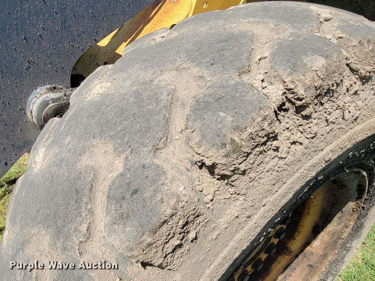 image for item KD9522 2004 John Deere 444J  wheel loader