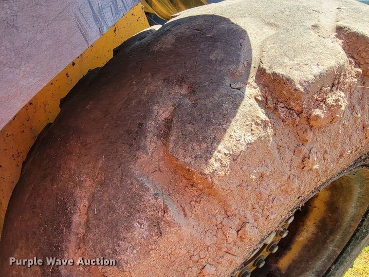 image for item KD9522 2004 John Deere 444J  wheel loader