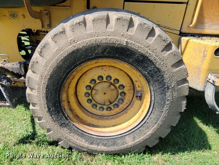image for item KD9522 2004 John Deere 444J  wheel loader