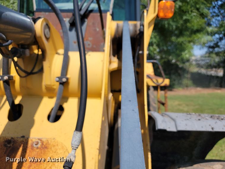 image for item KD9522 2004 John Deere 444J  wheel loader