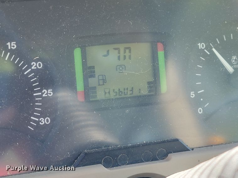 image for item KD9523 2005 John Deere 6415  tractor