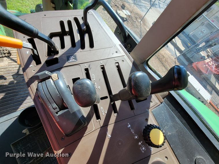 image for item KD9523 2005 John Deere 6415  tractor