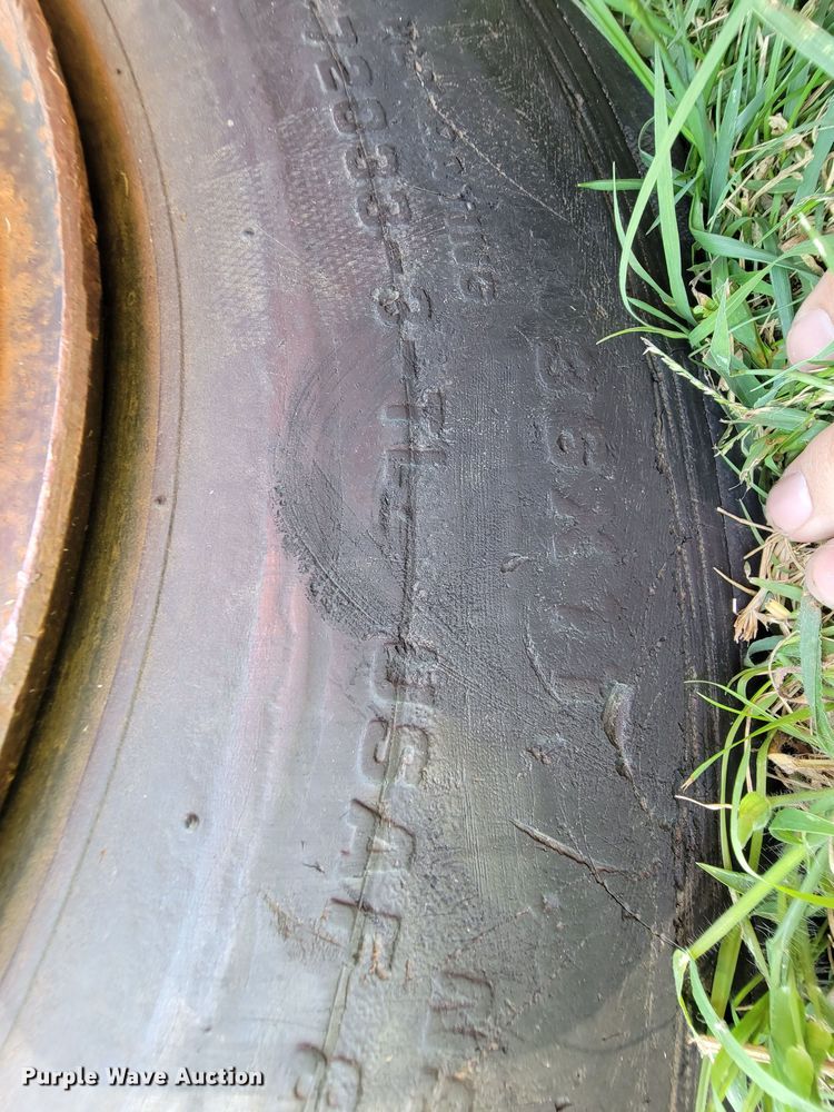 image for item KD9523 2005 John Deere 6415  tractor