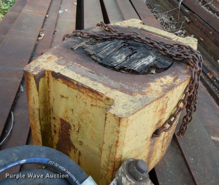 image for item KI9619 Pile driver