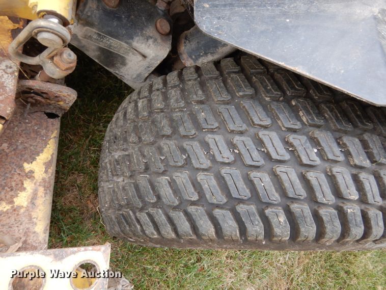 image for item KI9644 John Deere F1145  lawn mower