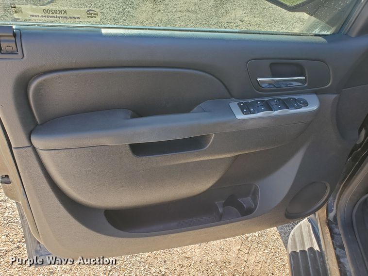 image for item KK9200 2014 Chevrolet Suburban 1500  SUV