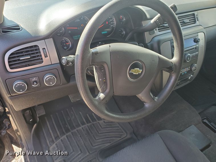 image for item KK9200 2014 Chevrolet Suburban 1500  SUV