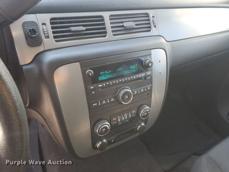 image for item KK9200 2014 Chevrolet Suburban 1500  SUV