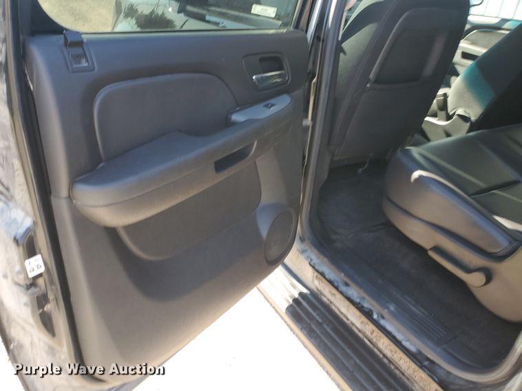 image for item KK9200 2014 Chevrolet Suburban 1500  SUV