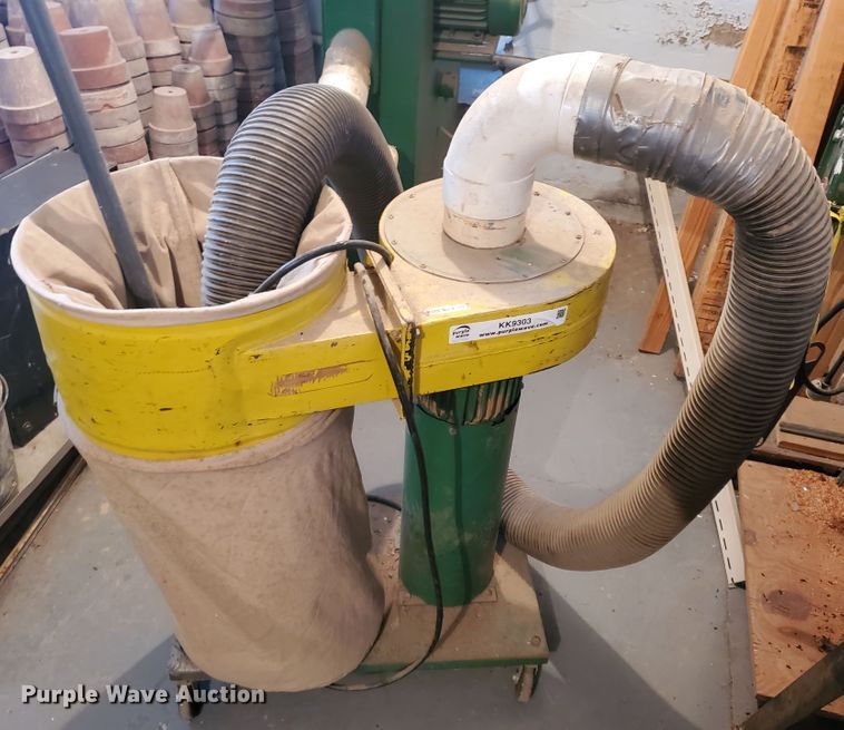 Woodtek CT90C dust collector in Norton, KS Item KK9303 sold Purple
