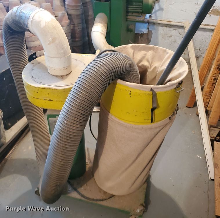 Woodtek CT90C dust collector in Norton, KS Item KK9303 sold Purple