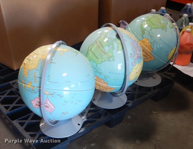 image for item KO9604 (3) globes