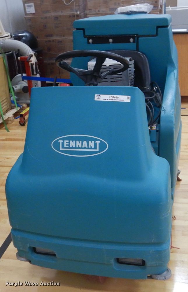 image for item KO9630 Tennant M7100  floor scrubber