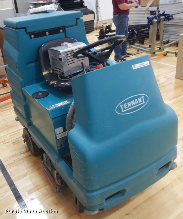image for item KO9630 Tennant M7100  floor scrubber
