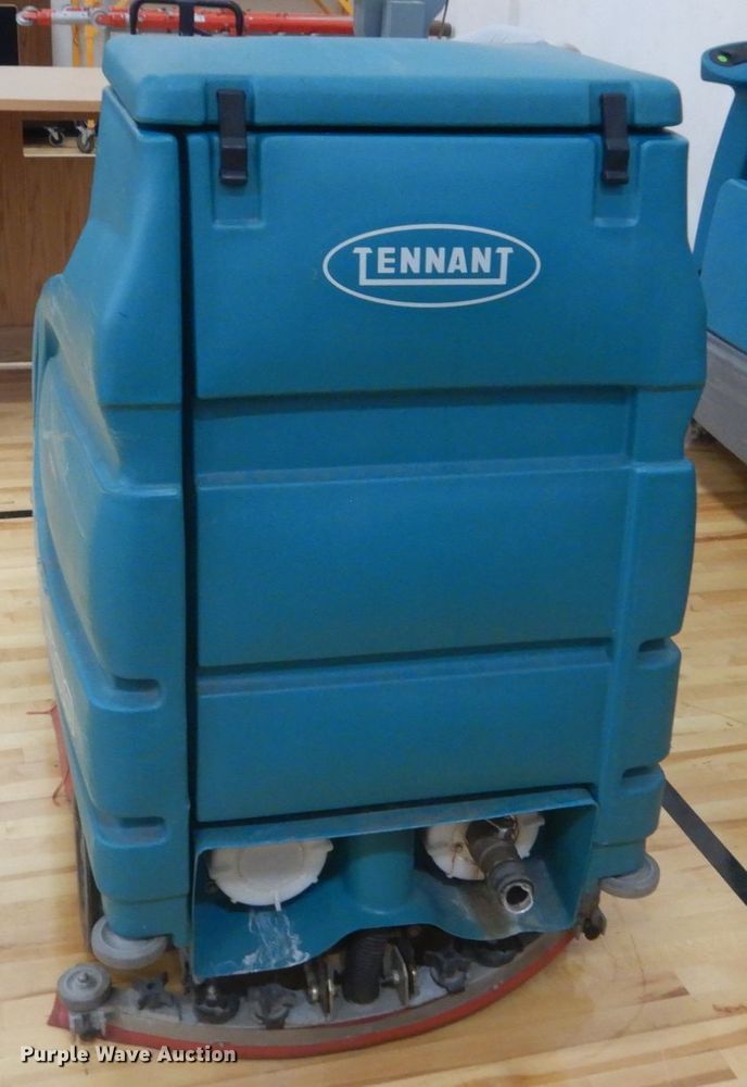 image for item KO9630 Tennant M7100  floor scrubber
