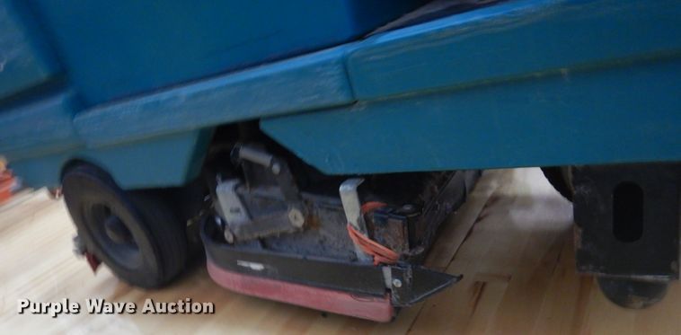 image for item KO9630 Tennant M7100  floor scrubber