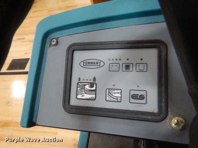 image for item KO9630 Tennant M7100  floor scrubber