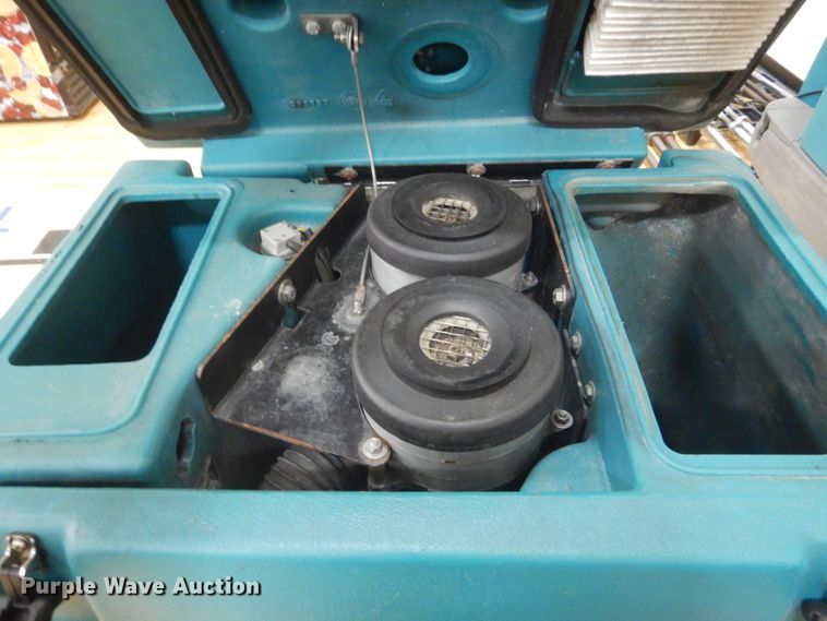 image for item KO9630 Tennant M7100  floor scrubber