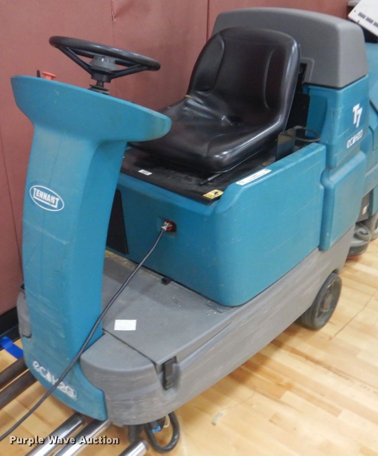 image for item KO9631 Tennant T7  floor scrubber