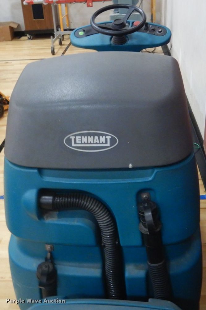 image for item KO9631 Tennant T7  floor scrubber