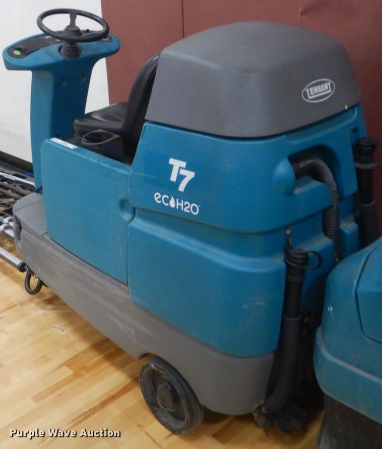 image for item KO9631 Tennant T7  floor scrubber